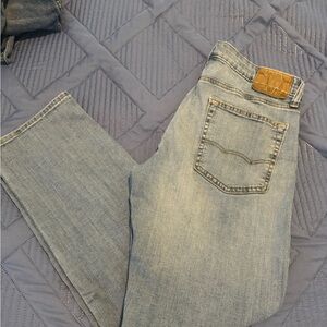 American Eagle original Street with flex 33X 32